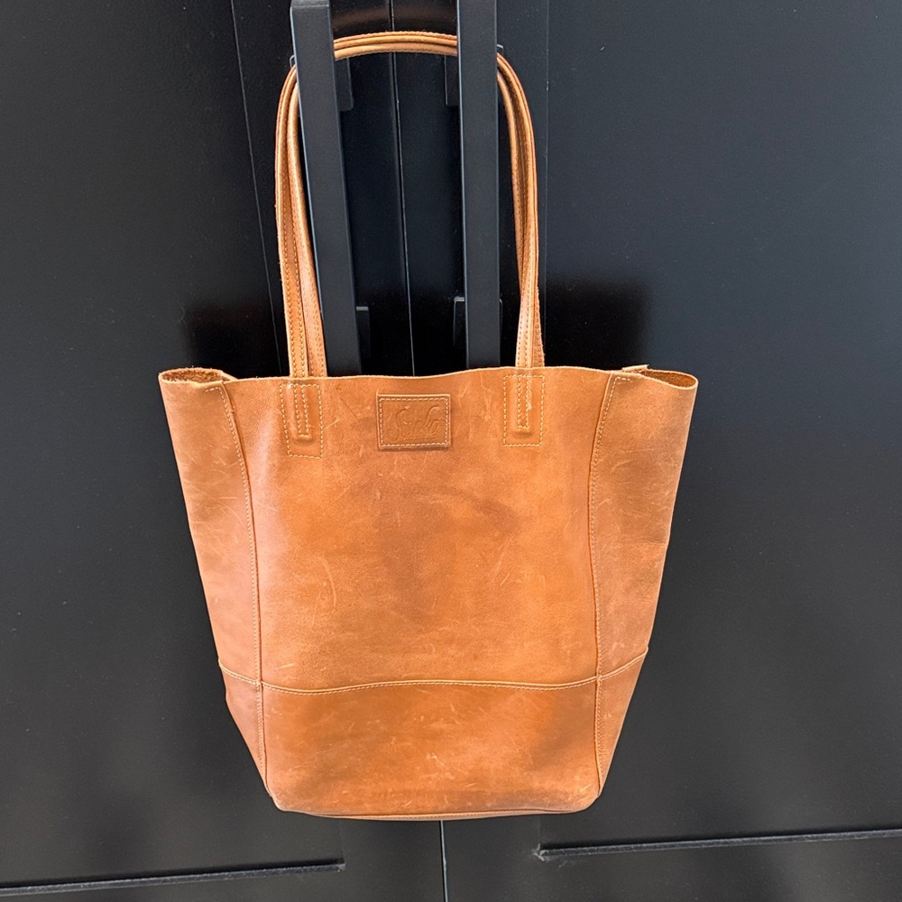 Sseko Elegant Tan Leather Tote Bag